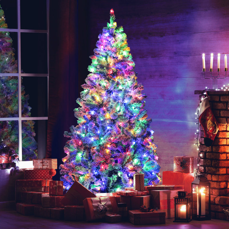 Arbre de Noël artificiel enneigé 6 pi avec lumières à DEL multicolores