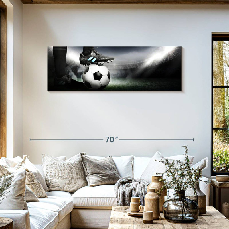 Crampons sur ballon de soccer sur toile, H 18 po x l 54 po x P 1,25 po