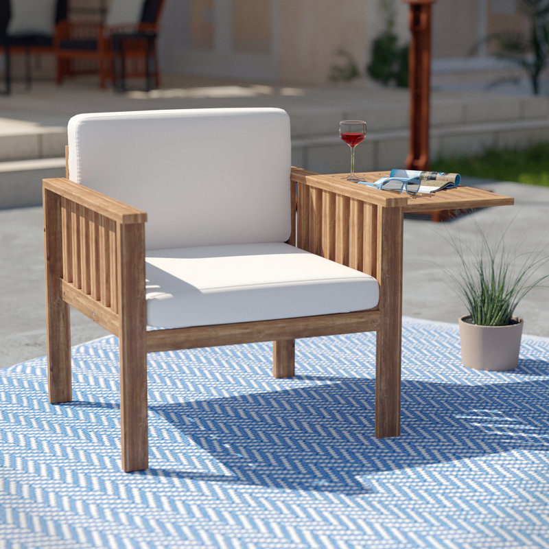 Chaise de patio avec coussins