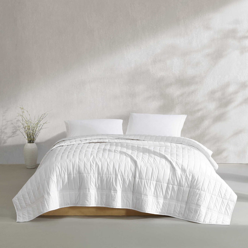 Ensemble de courtepointe Calvin Klein, Courtepointe pour très grand lit + 2 taies d'orei, Blanc