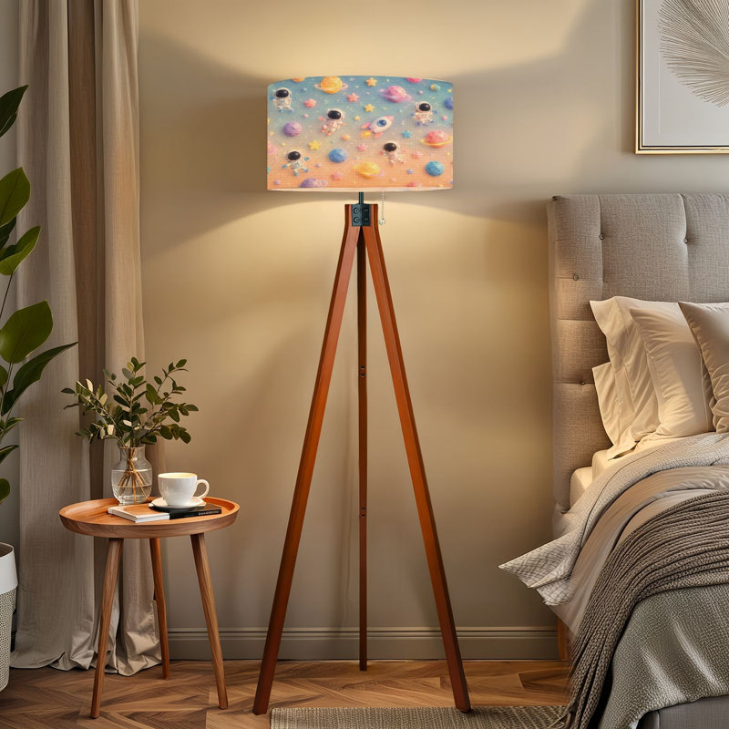  Lampe sur pied à trépied avec astronautes sur le thème de l'espace coloré Planètes à télécommande à DEL avec pieds en bois de hêtre et abat-jour en lin amovible pour le salon et la chambre à coucher