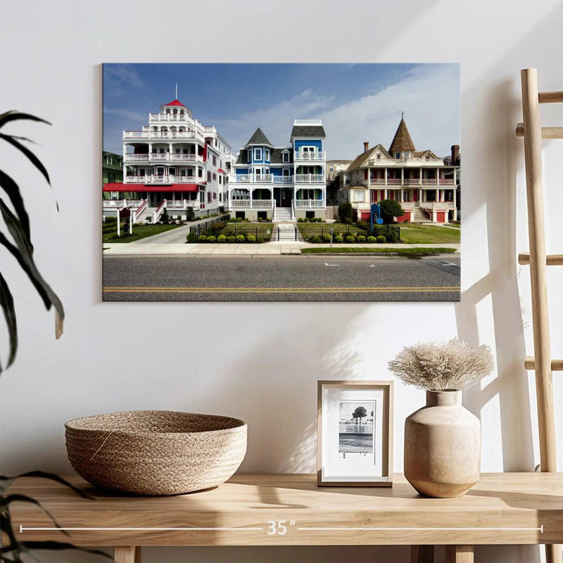 Lilian Cape May Victorian House, H 16 po x l 24 po