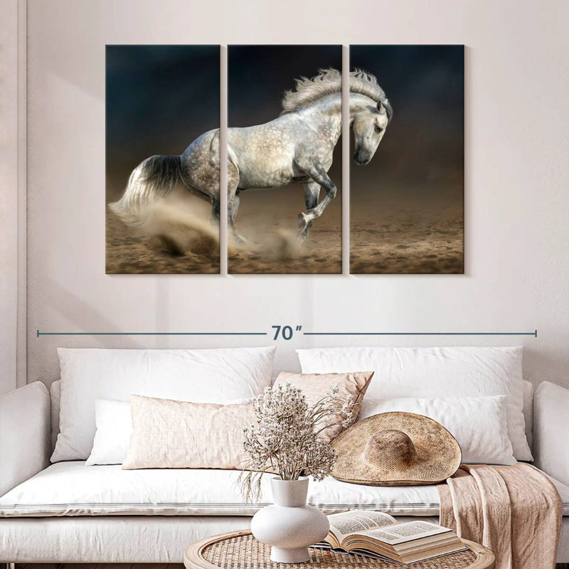 Cheval andalou en mouvement, H 32 po x l 50 po