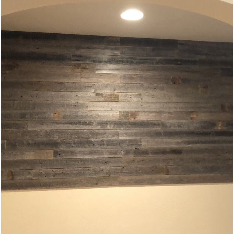 Panneau mural en bois massif recyclé adhésif de 3,5 po x 48 po en gris