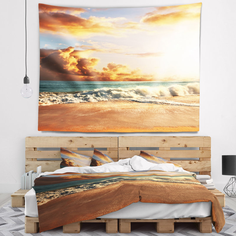 Tapisserie sur la plage, H 32 po x l 39 po