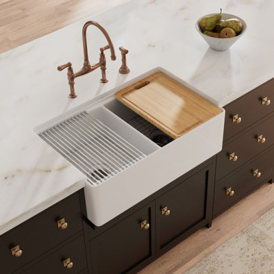 Évier de cuisine de ferme 33 po x 20 po réversible en argile réfractaire avec bols profonds doubles et accessoires complets