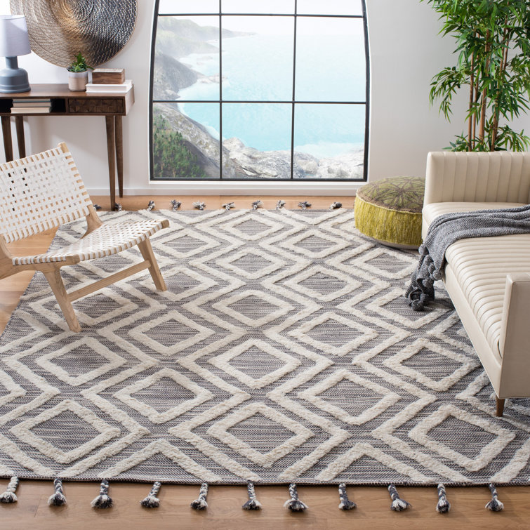 Alimatou Hand Tufted Wool Geometric Rug