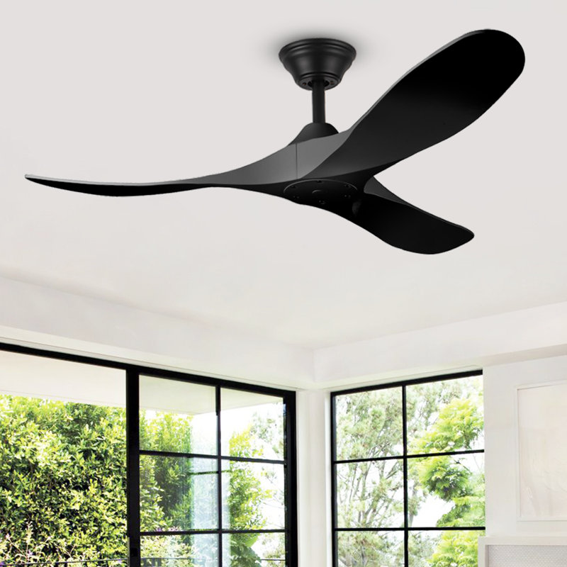 Ventilateur de plafond réversible à moteur à courant continu avec pales en bois massif de qualité supérieure et contrôle intelligent basé sur l'application, convenant aux chambres à coucher, aux salons et aux patios couverts
