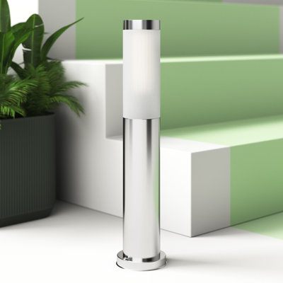 Chrisha Bollards