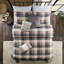 Couette 6 pièces à chevrons, couleur neutre, motif à carreaux Buffalo, coussins imprimés cousus à la main, style neutre et décoratif, avec toutes les fonctionnalités.