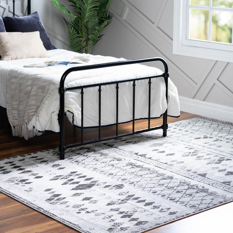 Geometric Indoor Rug, Rectangle 7'1" x 10'