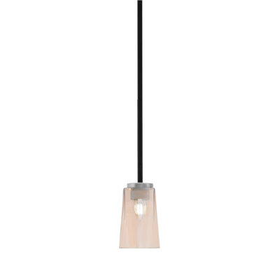Suspension Aric Stem Hung Mini présentée en finition noir mat et graphite avec verre ambré dégradé de 11,4 cm de largeur x 16,5 cm de hauteur