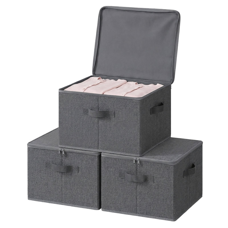 Vêtements et supports à vêtements