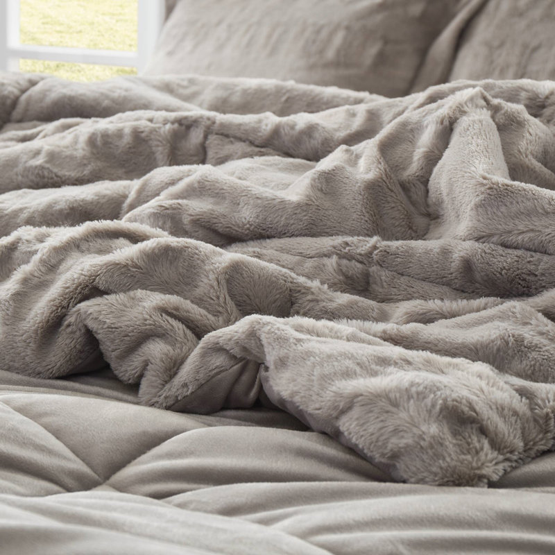 2 PCS Solid Faux Fur Comforter Mini Set