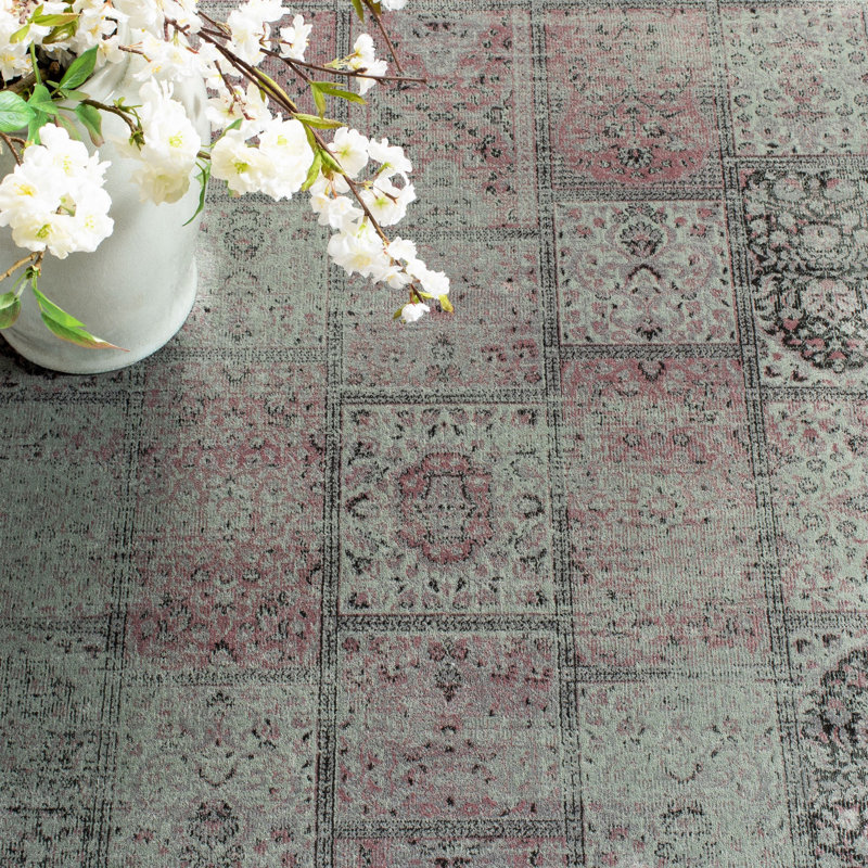 Tapis Lyniya, Rectangle 8 pi 10 po x 12 pi 2 po