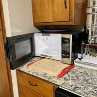 Toshiba 0.9 Cu. ft. Microwave, Stainless Steel, EM925A5A-CHSS