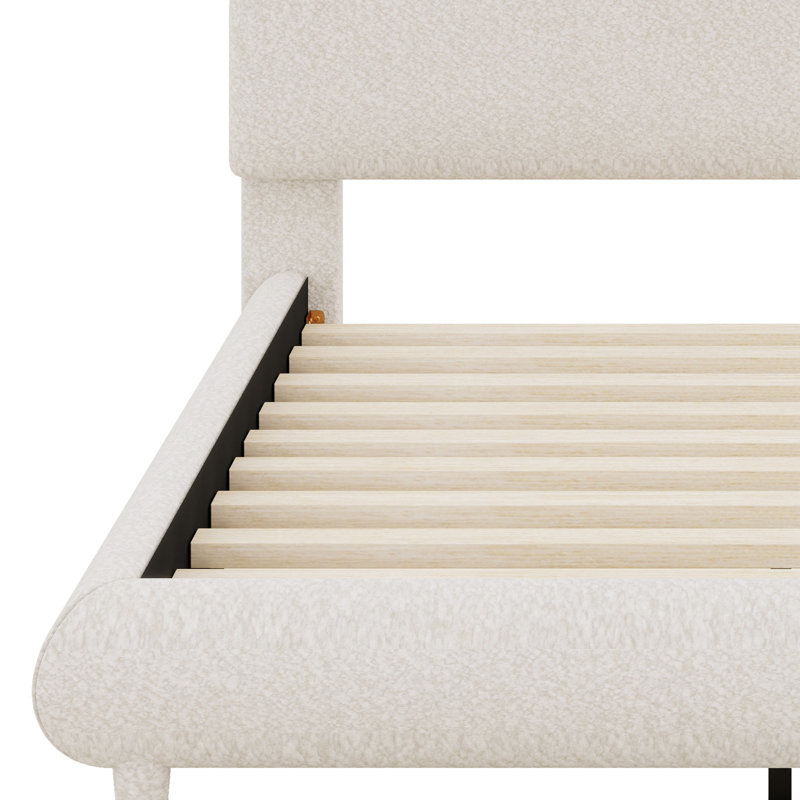Lit plateforme tapissier, tissu molletonné en forme de peluche