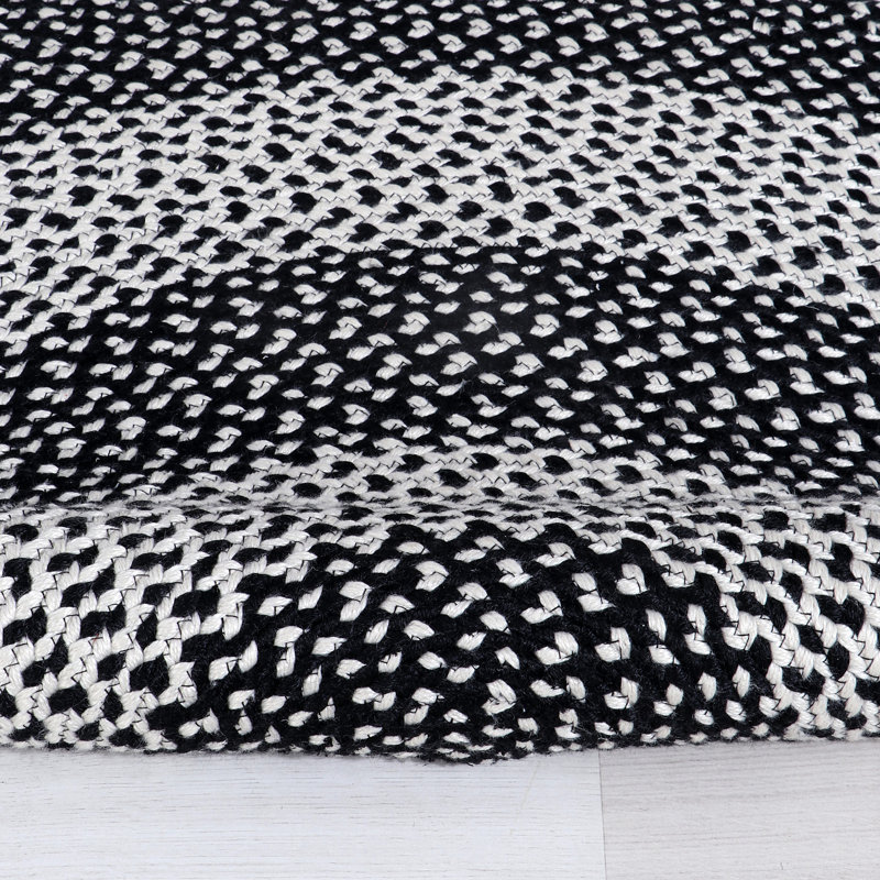 Enika Indoor Rug, Oval 4' x 6'