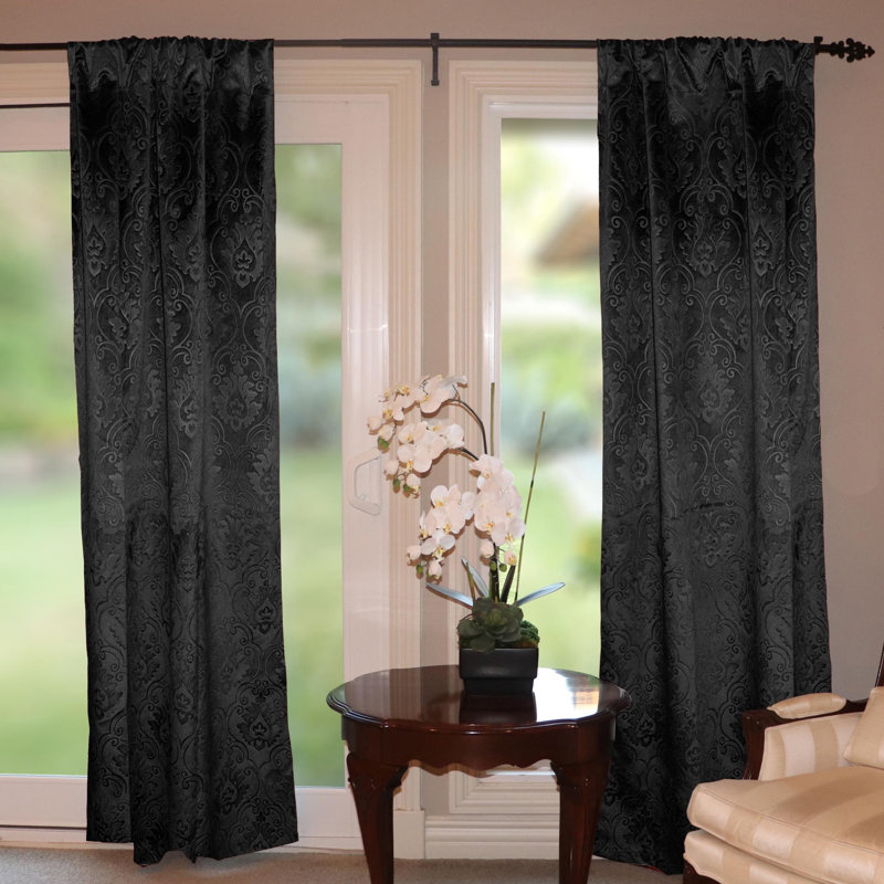 Rideau obscurcissant en velours Izea, L 54 po x L 120 po, Noir