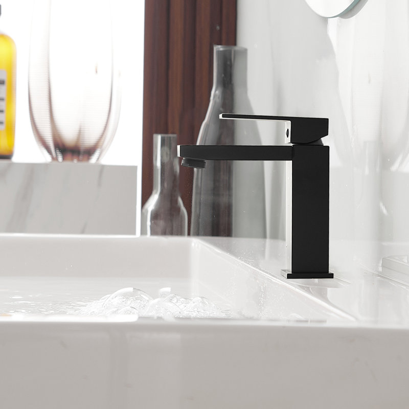 Single Hole Single-Handle Bathroom Faucet, Matte Black