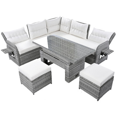 Mobilier d'extérieur beige avec tables mobiles et chaises inclinables