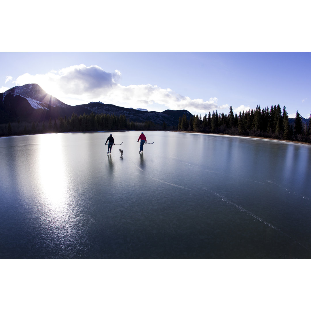 Winter Teich Eislaufen von GibsonPictures - Drucken