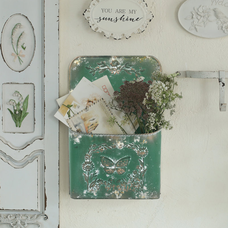 Rustic Metal Wall Planter for Outdoor/Indoor Plants, Fresh & Faux Flower,Farmhouse Wall Decor for Outside  Porch Garden