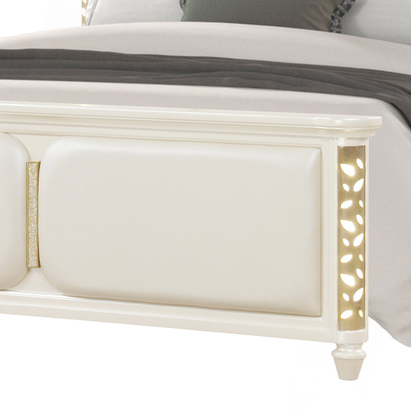 Grand lit tapissier de style traditionnel avec DEL et accents dorés - Beige, Queen