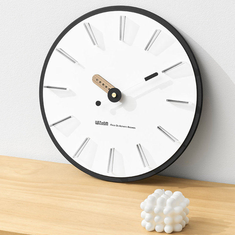Horloge murale ronde minimaliste blanche à barres