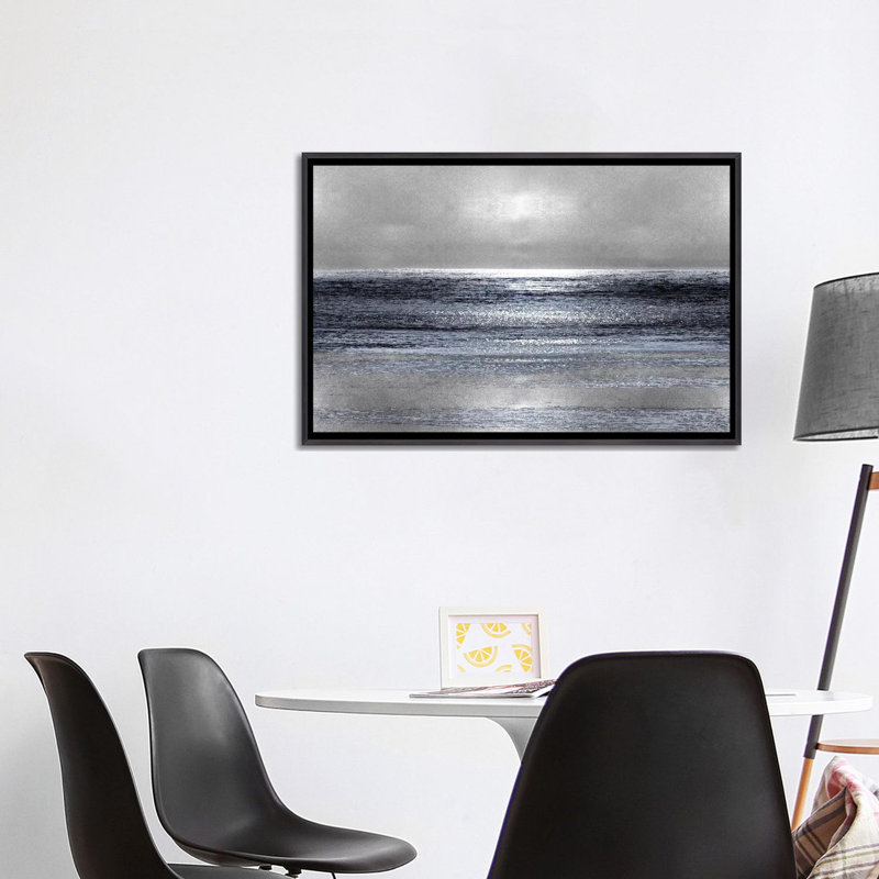 « silver seascapes iii » par michelle matthews-print, H 26 po x l 40 po x 1,5 po, Toile avec cadre noir patiné