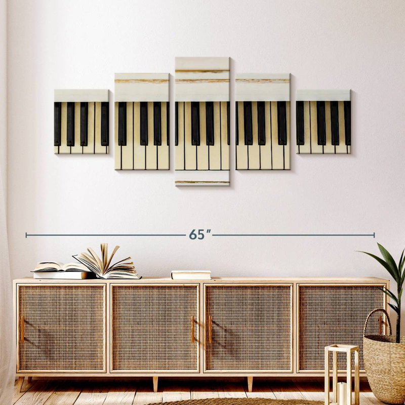 Vieux piano blanc, 24" H x 55" W