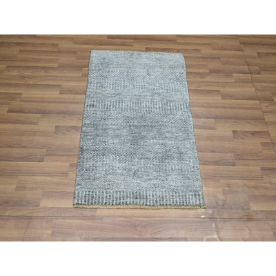 Gris brumeux 2 pi x 3 pi, ton sur ton, motif d'herbe moderne, noué à la main, laine avec touche de soie, luxuriant et moelleux, échantillon, tapis, tapis oriental
