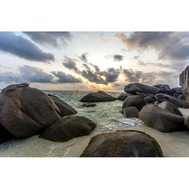 «Beach and Rock» par Magiccolors - photographie sur toile tendue, L 12 po x H 8 po