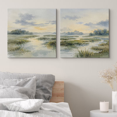 «Golden Marsh Lake Landscape with Soft Sky Nature Decor», ensemble de 2 reproductions d'art sur toile encadrées