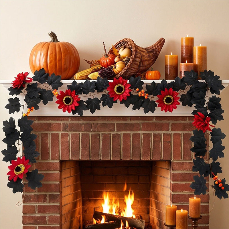 Guirlande de feuilles d'érable artificielles avec tournesols, citrouilles et baies, idéale pour décorer une cheminée, une porte, un mur ou un porche à l'occasion de Thanksgiving.