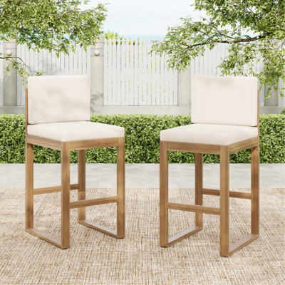 Ensemble de 2 chaises longues d'extérieur en bois avec coussins beiges, structure solide, surface des coussins non poreuse, style vintage, largeur de l'emballage : 61,6 cm, poids : 20 kg, couleur : brun, pieds fuselés.