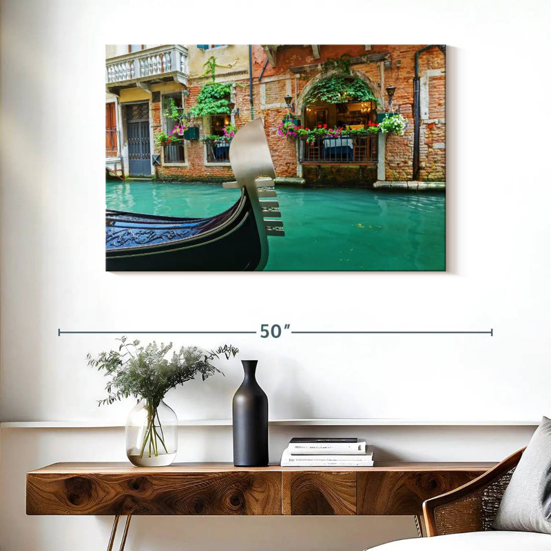 Ravi Venice Canal Cafe, H 26 po x l 39 po