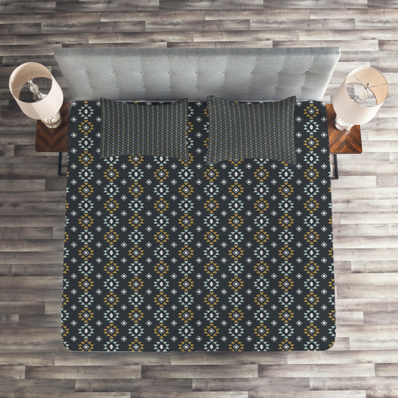 Morrocan Polyester Coverlet, King Bedspread + 2 Standard Shams, Black/Gray/White Geometric Shapes