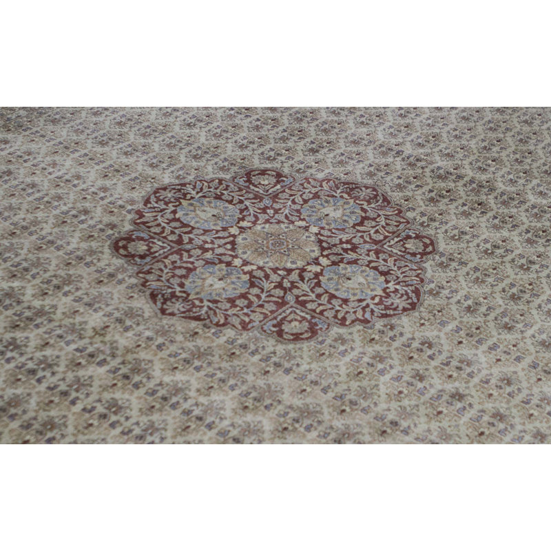 Tapis ivoire noué à la main de haute qualité