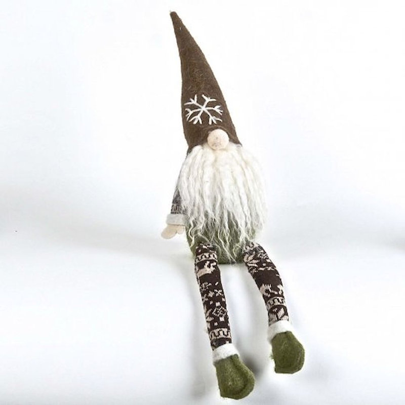 Figurine en feutre de gnome traditionnel assis