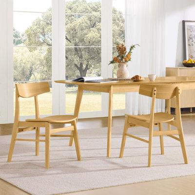 Chaise en bois massif