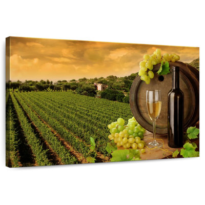 Yarlin Vineyard In Tuscany