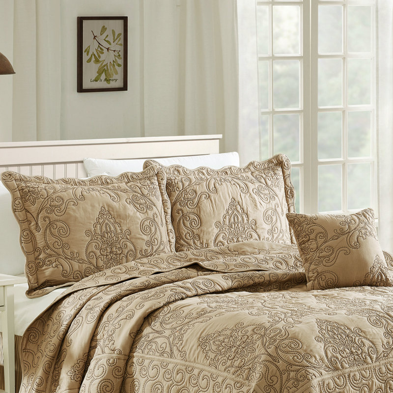 4 Piece Damask Oversized Embroidery Bedspread Set, King Quilt + 2 King Shams + Throw Pillow, Incense
