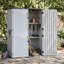 4,5 pi L 2,5 pi. D Abri de rangement vertical en résine PEHD avec 2 tablettes, 64 pieds cubes Maison de rangement de jardin avec portes verrouillables