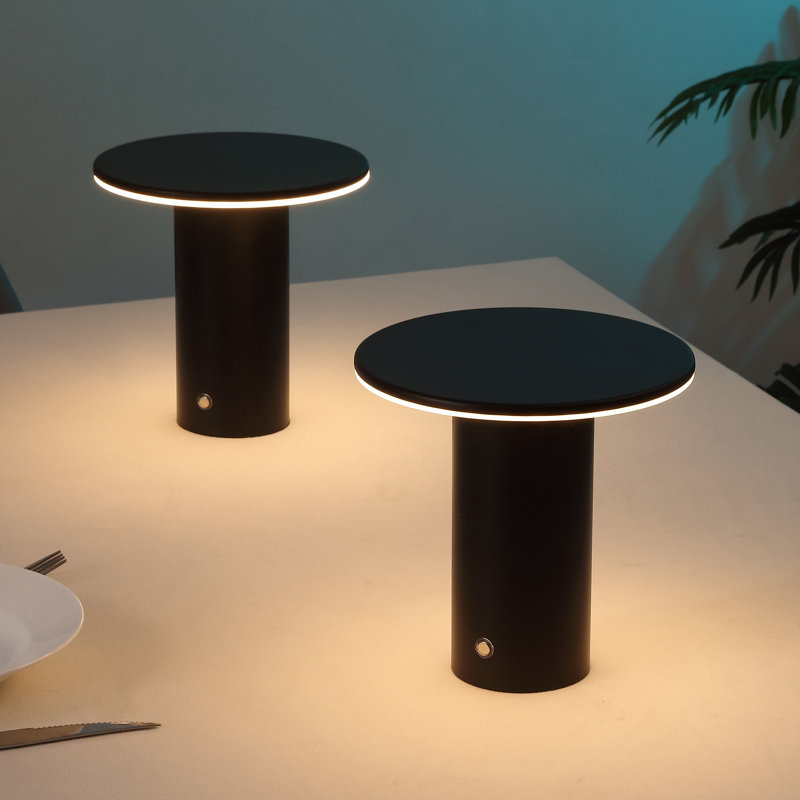 Lampe de table à DEL à intensité variable, intégrée et sans fil 7,5 po Gio, Noir