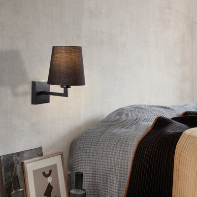 Lampe murale moderne et industrielle, finition noire et nickel, 11,8 po x 9,4 po x 11,8 po | Corps en métal avec capuchon en tissu, douille E27 (40 W maximum), indice de protection IP20 | Design scandinave pour la maison et le bureau, élégant et fonctionnel
