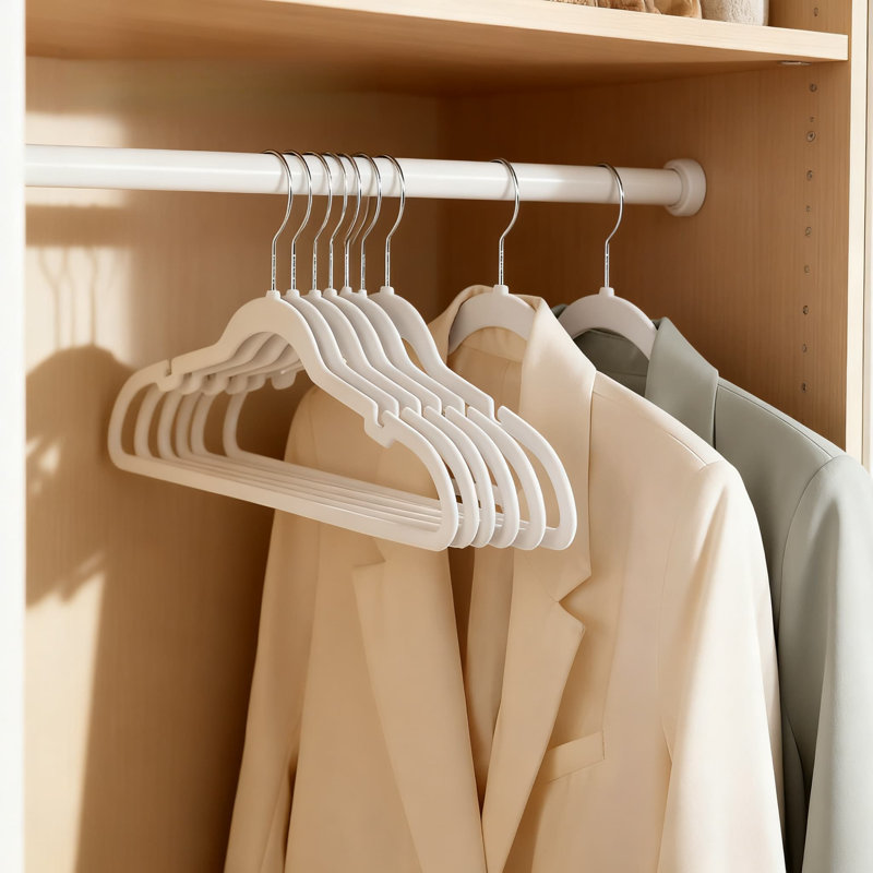 Cintres en velours antidérapants avec encoches d'épaule, barre à pantalons, crochet pivotant à 360 °, conception peu encombrante pour l'organisation du placard