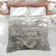 Édredon blanc beige et fleurs-126684773