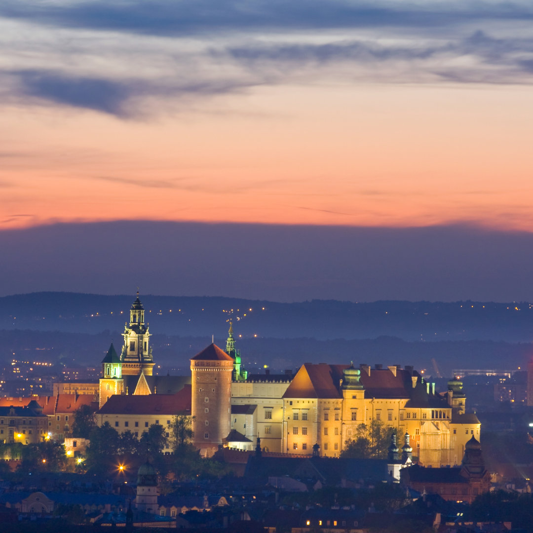 Rochus Krakau Nachtansicht von Dziewul - Leinwandfoto im Wickel