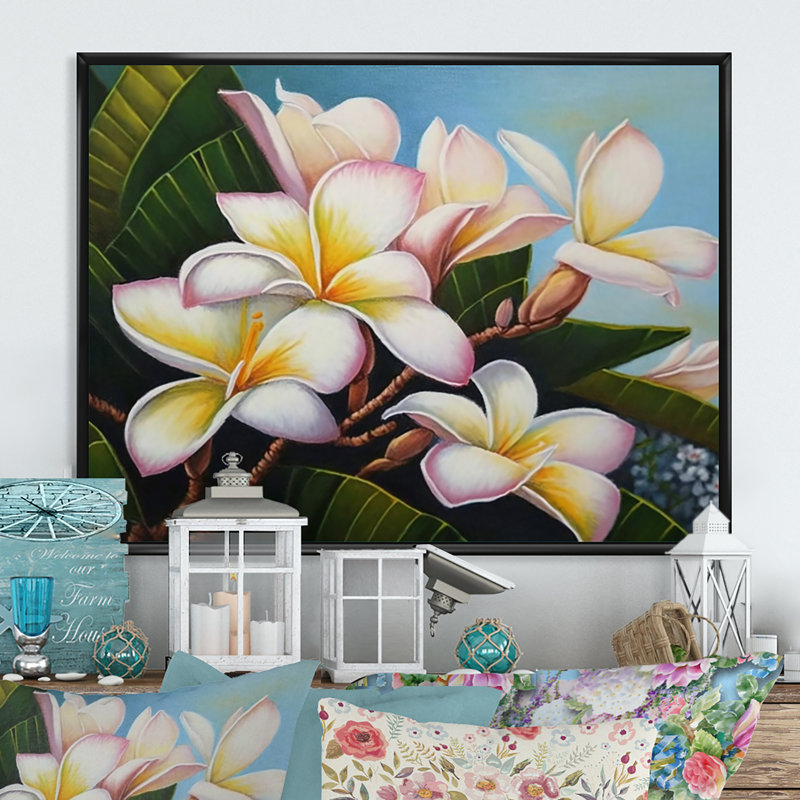 «White and Yellow Blossoming Plumeria I», reproduction sur toile, H 16 po x l 32 po x P 1 po, Toile avec cadre flottant noir